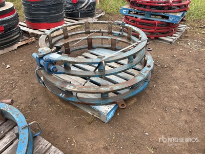 Quantity of (2) 48 in Pipe line up clamps Pipe