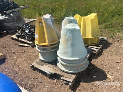 Quantity of Plastic Pipe Stand