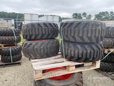 Quantity of (4) Bobcat 31x12-16.5 Banden (Unused)