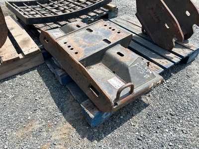 45 in Skid Steer Attachment Mounting Plate - Fits Bobcat
