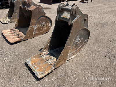 Tag 24 in Digging Excavator Bucket
