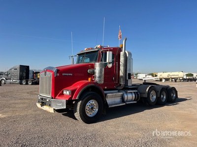 2013 Kenworth T800 8x4 Tri/A Day Cab Truck Tractor