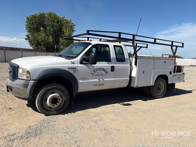 2006 Ford F-450 XL 4x2 Extended Cab Utility Truck