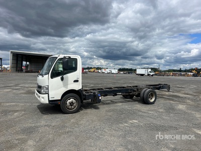 2017 Hino 195 4x2 Van Truck