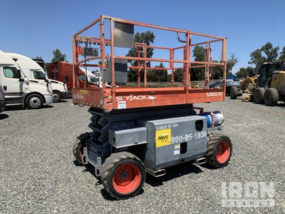 2015 Skyjack SJ6832RT Dual Fuel 4x4 Hebebühne
