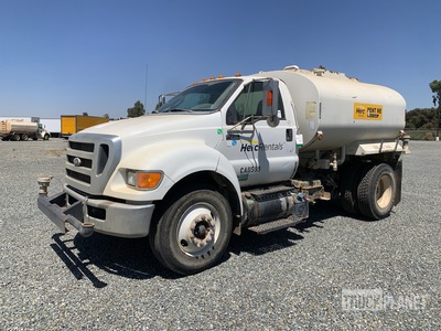 2015 Ford F-750 Super Duty XL 4x2 Water Truck