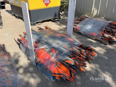 Quantity of (50) Various Roll-Up Senales de carretera