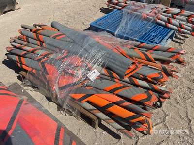 Quantity of (50) Various Roll-Up علامات الطريق