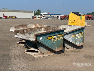 Quantity of (3) 5 ft 6 in Zelfstortende trechter