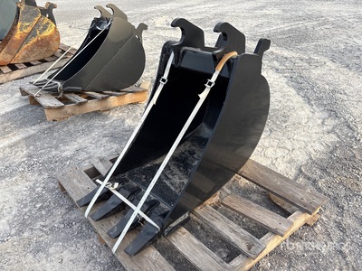 John Deere 18 in Digging Excavator Bucket