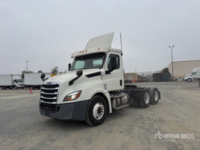 2018 Freightliner Cascadia 126 6x4 T/A Day Cab Truck Tractor