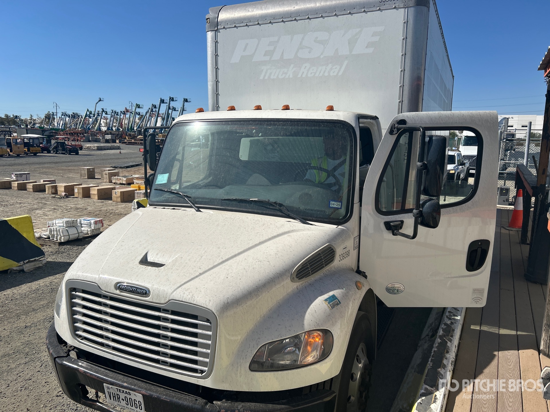 2020 Freightliner M2 Van Truck
