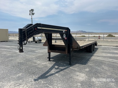 2001 PJ Trailers 25 ft T/A Gooseneck Equipment Trailer