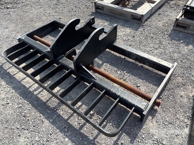 Arrow 74 in Telehandler Fork Frame
