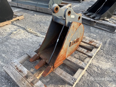 Edge 12 in Digging Excavator Bucket