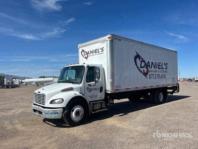 2007 Freightliner M2106 4x2 Camion fourgon