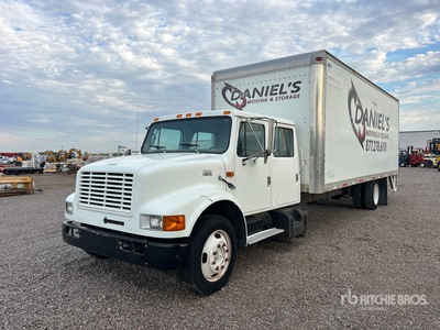 1999 International 4700 4x2 Day Cab Truck Tractor