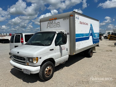 1999 Ford E-350 Furgoneta de carga (Inoperable)