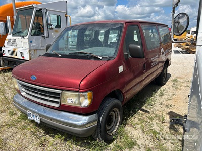 1996 Ford E-350 Furgoneta de carga (Inoperable)