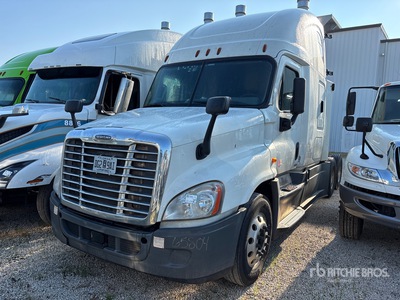 2018 Freightliner Cascadia 125 6x4 تراكتور شاحنة كابينة النوم (ثنائية المحور) (Inoperable)