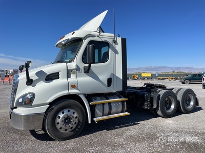 2017 Freightliner Cascadia 113 6x4 T/A Day Cab Truck Tractor