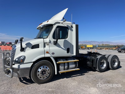 2017 Freightliner Cascadia 113 6x4 T/A Day Cab Truck Tractor