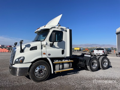 2017 Freightliner Cascadia 113 6x4 T/A Day Cab Truck Tractor
