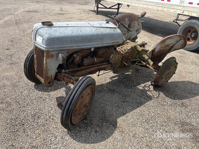 Ford 2WD Antique Tractor (Inoperable)