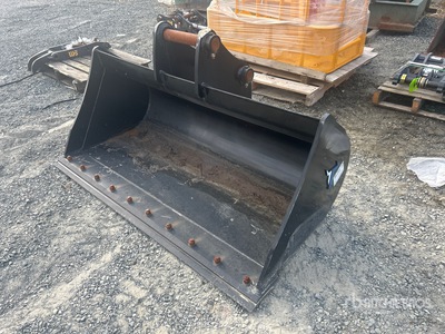 Taurox 60 in Cleanup Excavator Bucket (Unused)