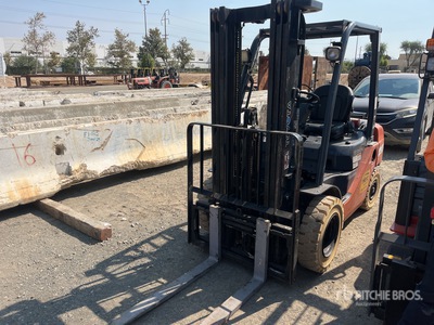 2017 Toyota 8FGU25 4500 lb Pneumatic Tire Forklift