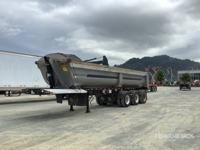 2013 Cross Country 35 ft Tri/A End Dump Trailer