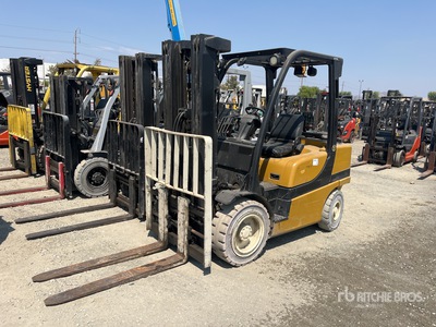 2015 Yale GLP060VX 5700 lb Pneumatic Tire Forklift