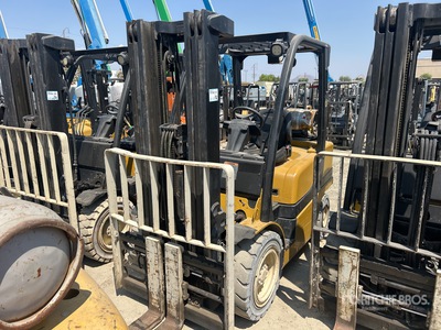 2015 Yale GLP060VX 5700 lb Pneumatic Tire Forklift