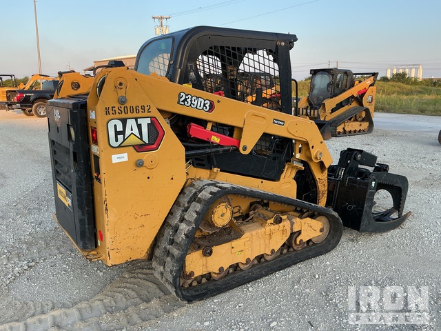 MINI CARGADOR SOBRE ORUGAS 2021 CATERPILLAR 239D3