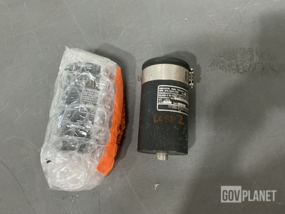 (2) Instrument Specialties 5037-1001 Dual Exhaust Gas Temperature Indicators