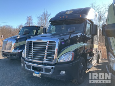 2017 Freightliner Cascadia 125 6x4 T/A Sleeper Truck Tractor