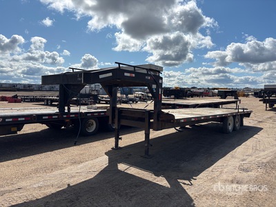 2000 Precision 26 ft T/A Gooseneck Flatbed Trailer