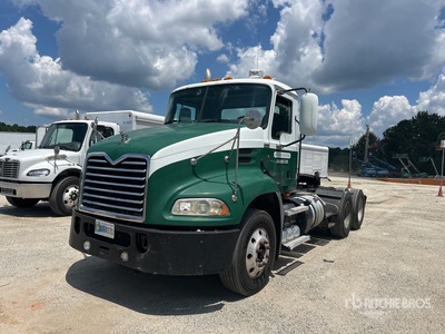 2012 Mack CXU613 6x4 トラックトラクター（T/A）