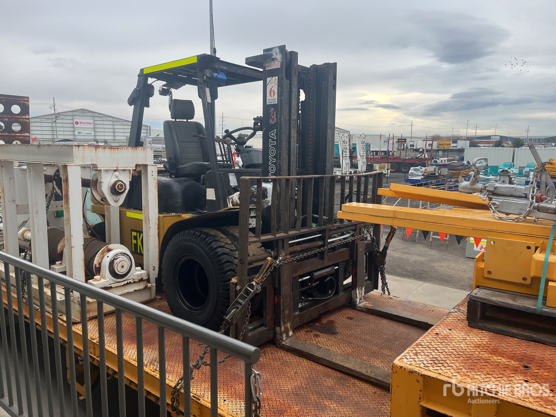 1996 Toyota 02-6FD40 Forklift (Inoperable)