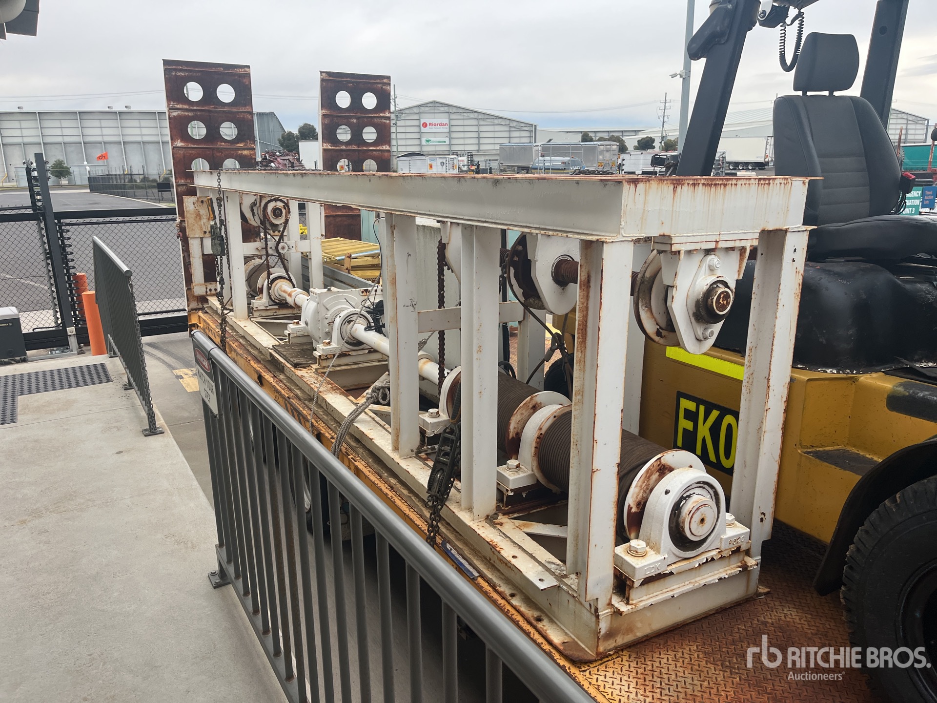 Lifting Gantry