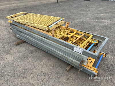 Quantity of Misc. Ladders Divers Autres