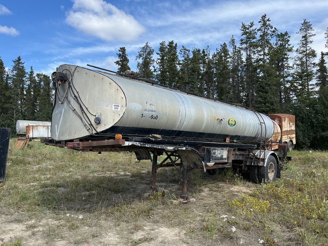 Etnyre BT-RA S/A 13701 L Asphalt Distributor Trailer Etnyre BT-RA S/A 13701 L Asphalt Distributor Trailer