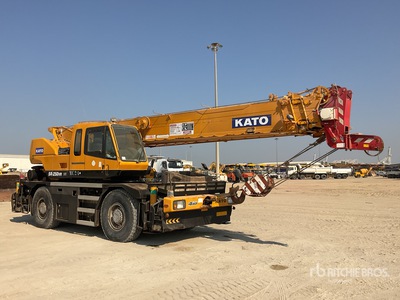 Kato KR-25 25 ton 4x4x4 Kraan voor ruw terrein