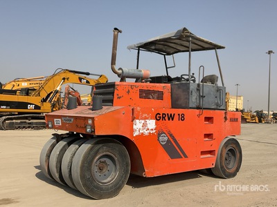 2004 Hamm GRW18 8 Wheel Pneumatic Roller