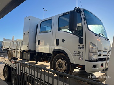 2012 Isuzu NQR 450 Service Truck