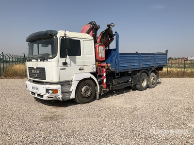 Fassi F260XP Articulated Boom on 1999 MAN 26.414 FNLL Flatbed Truck with Crane