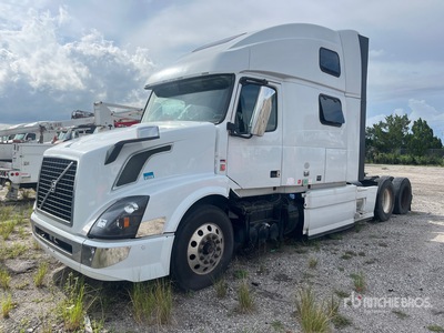 2018 Volvo VNL 780 6x4 3- Achs Sattelzugmaschine mit Schlafkabine (Inoperable)