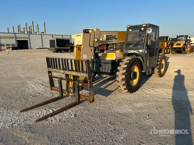 2015 Gehl RS8-42 Telehandler