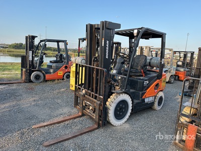 2022 Doosan G25E-7 4600 lb Pneumatic Tire Forklift