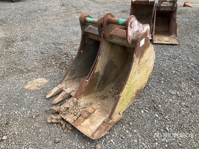 Quantity of (2) Digging Excavator Bucket
